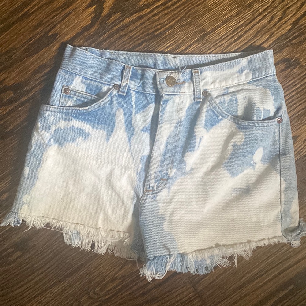 Distressed Lee cutoff